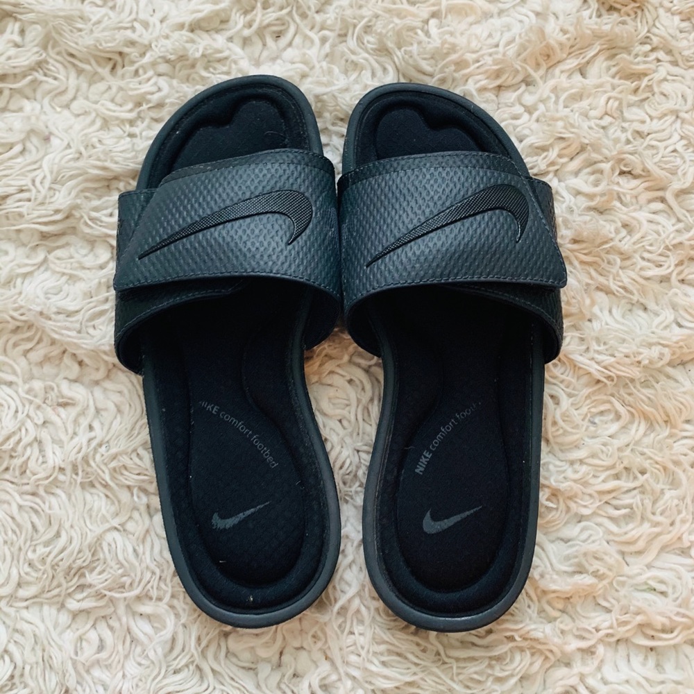 Nike comfort footbed slides